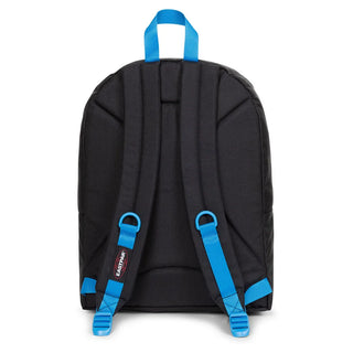 Eastpak Pinacle Ryggsäck - Kontrast Bubble, fotad mot en vit bakgrund.