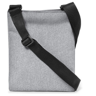 Eastpak Rusher Crossbodyväska - Sunday Grey, fotad mot en vit bakgrund.