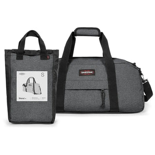 Eastpak Stand+ Duffelbag 34L - Black Denim, fotad mot en vit bakgrund.