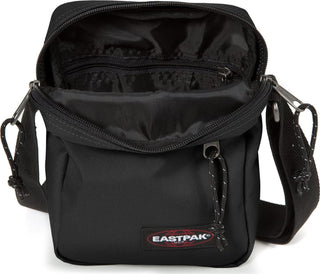 Eastpak The One Crossbodyväska - Black, fotad mot en vit bakgrund.