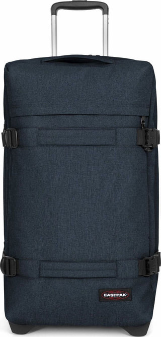 Eastpak Transit'R Stor Resväska - Triple Denim, fotad mot en vit bakgrund.