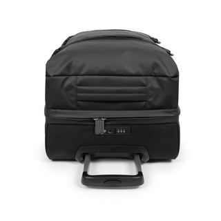 Eastpak Transit'R Stor Resväska - Tarp Black, fotad mot en vit bakgrund.