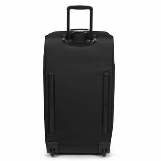 Eastpak Tranverz Stor Resväska - Black, fotad mot en vit bakgrund.