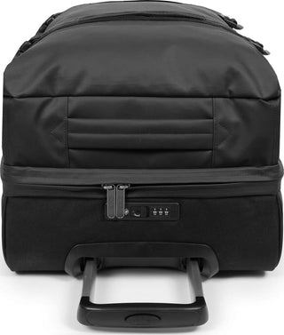Eastpak Transit'R Mellanstor Resväska - Tarp Black, fotad mot en vit bakgrund.