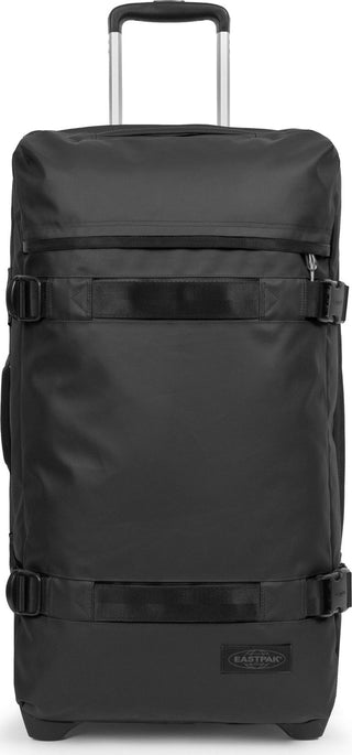 Eastpak Transit'R Mellanstor Resväska - Tarp Black, fotad mot en vit bakgrund.
