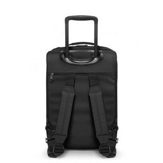 Eastpak Strapverz Kabinväska 51cm - Black, fotad mot en vit bakgrund.