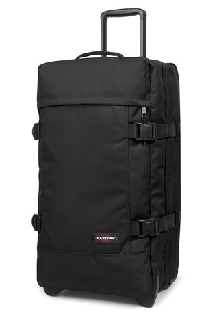 Eastpak Tranverz Mellanstor Resväska - Black, fotad mot en vit bakgrund.