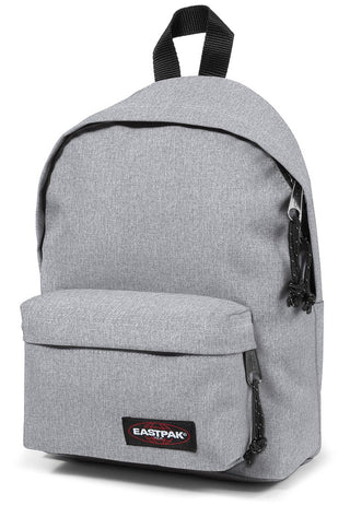 Eastpak ORBIT Ryggsäck Sunday Grey, fotad mot en vit bakgrund.