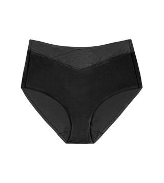 Svart Shape Sensation Maxi Brief med dekorativ meshinsats på midjan, limmade benslut och osynlig passform, frilagd mot vit bakgrund.