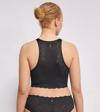 Baksida av sloggi ZERO Feel Bliss High Neck Crop Top – stretchig spets och fri från sömmar för maximal komfort och rörelsefrihet