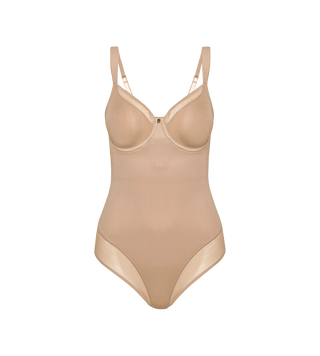 Shape Sensation shaping body i färgen Smooth Skin med Contour Wire och dekorativa meshdetaljer, frilagd mot vit bakgrund.