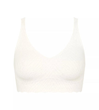 Vit sloggi ZERO Feel Bliss V-neck bralette frilagd – visar spetsdesign, V-ringning och laserskurna vågkanter utan sömmar